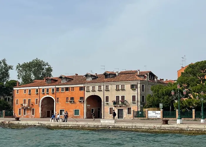 Apartment Biennale Charme *